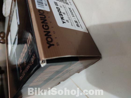 YONGNUO YN300 III LED Video Light with Adapter Full Box